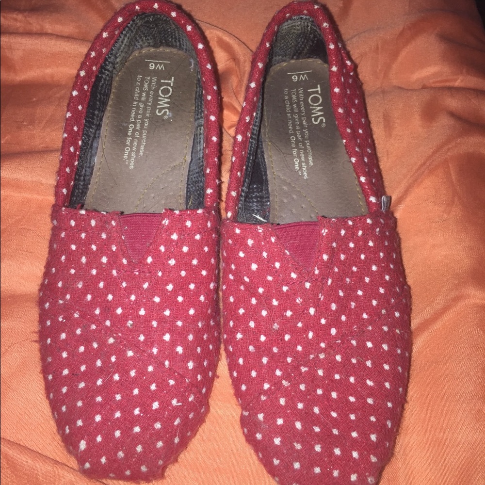 Toms Red with White Pokadotts Size 6